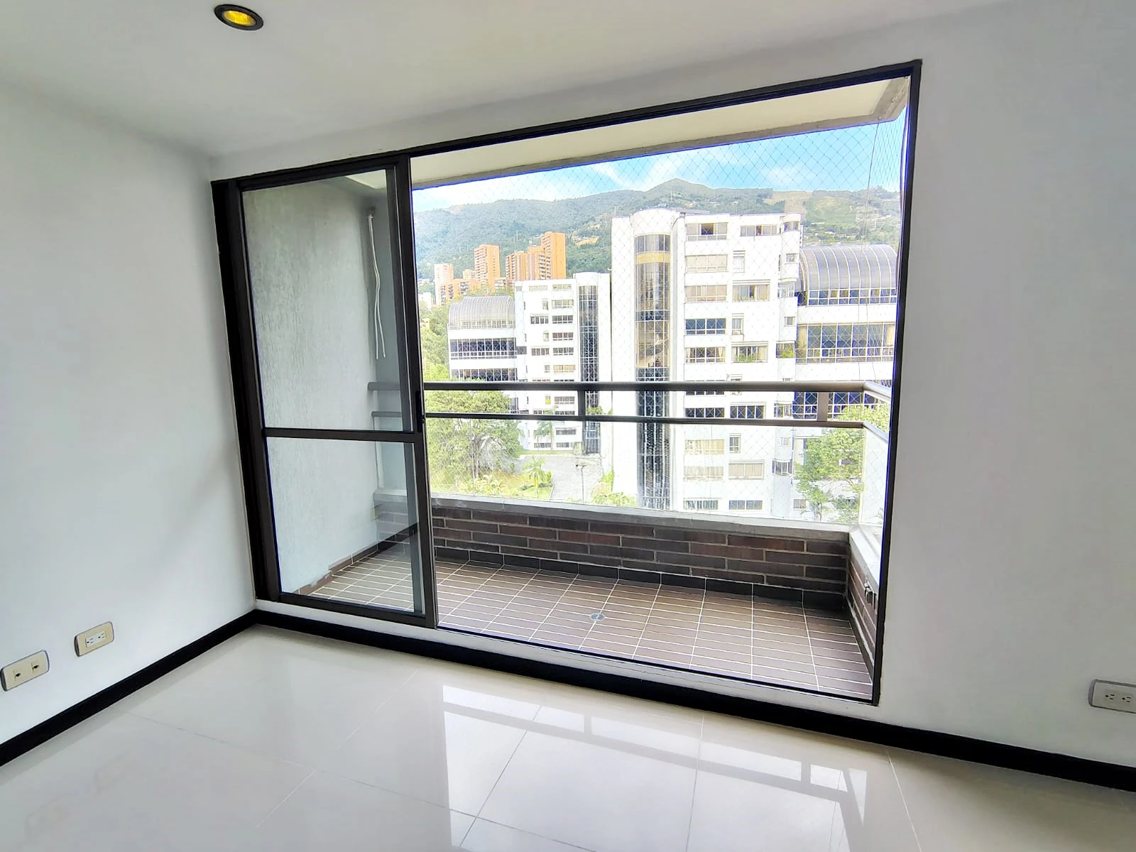 Apartamento en arriendo sector Loma de los Gonzalez