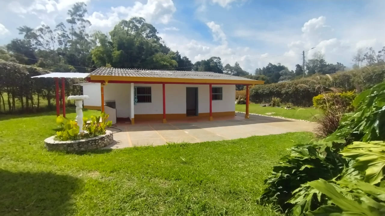 Casa lote en arriendo en el Tablazo 