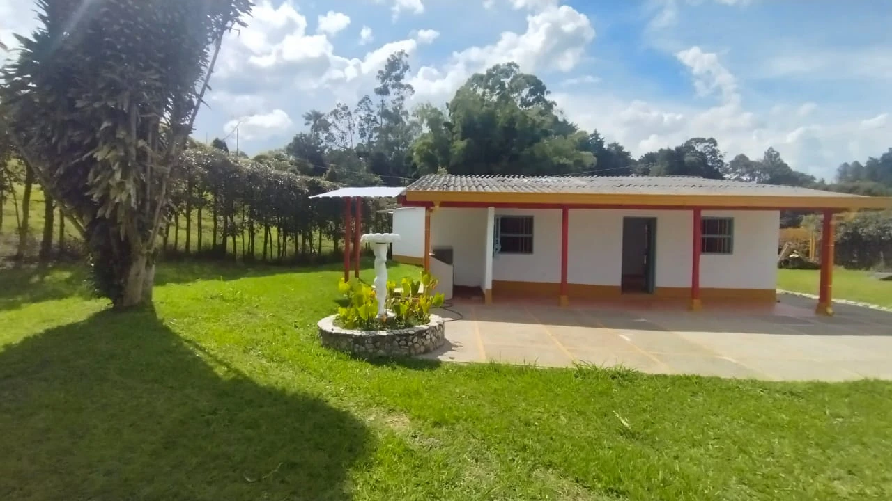 Casa lote en arriendo en el Tablazo 
