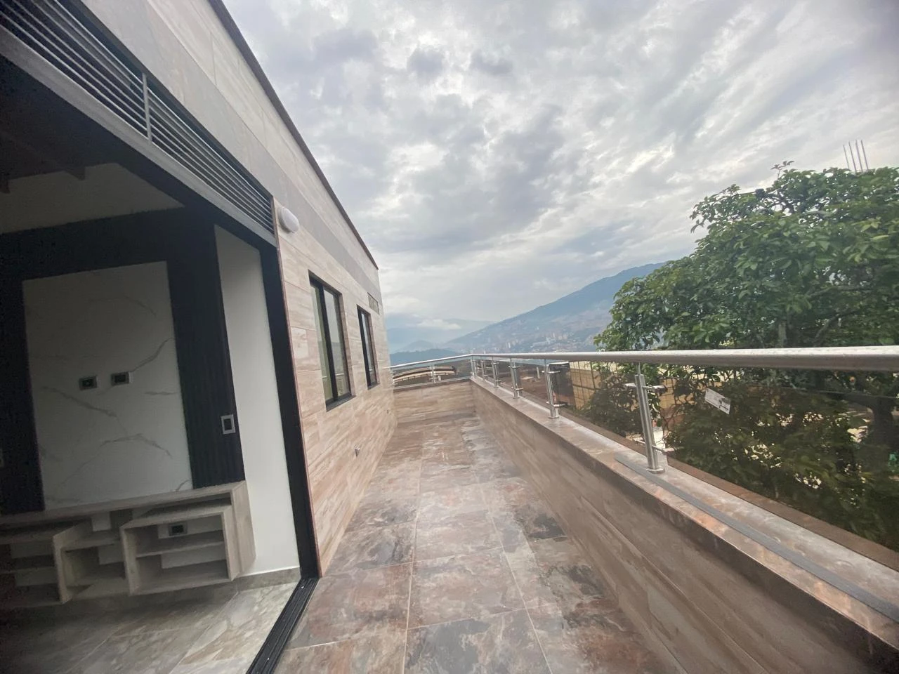 Arriendo Apartamento sector Manrique Central