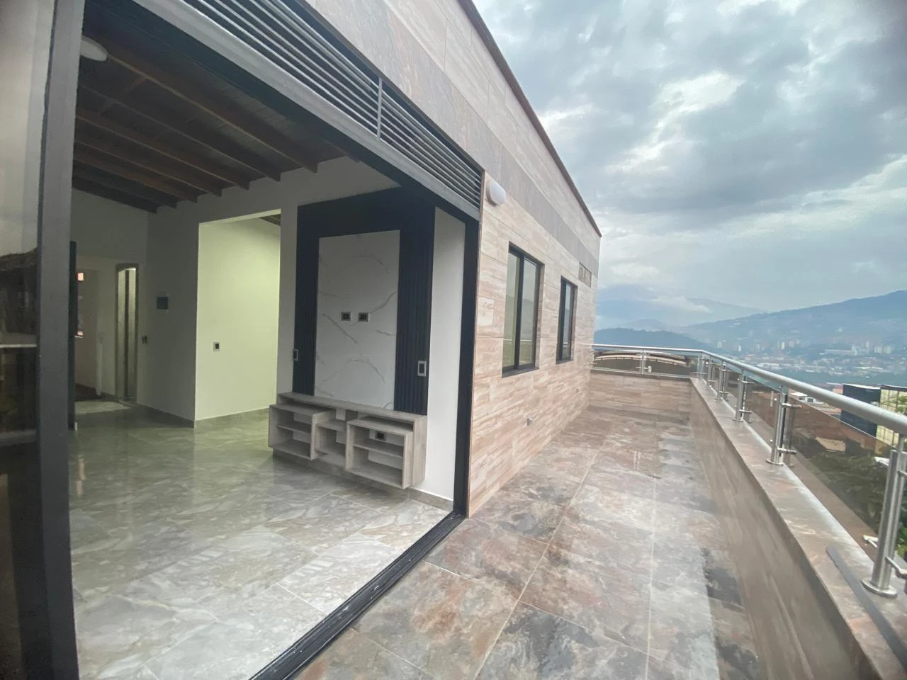 Arriendo Apartamento sector Manrique Central