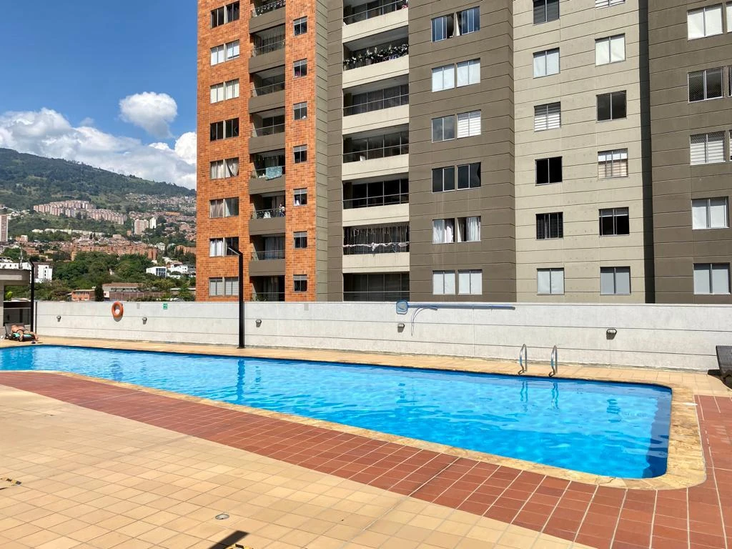 Apartamento en arriendo en los colores