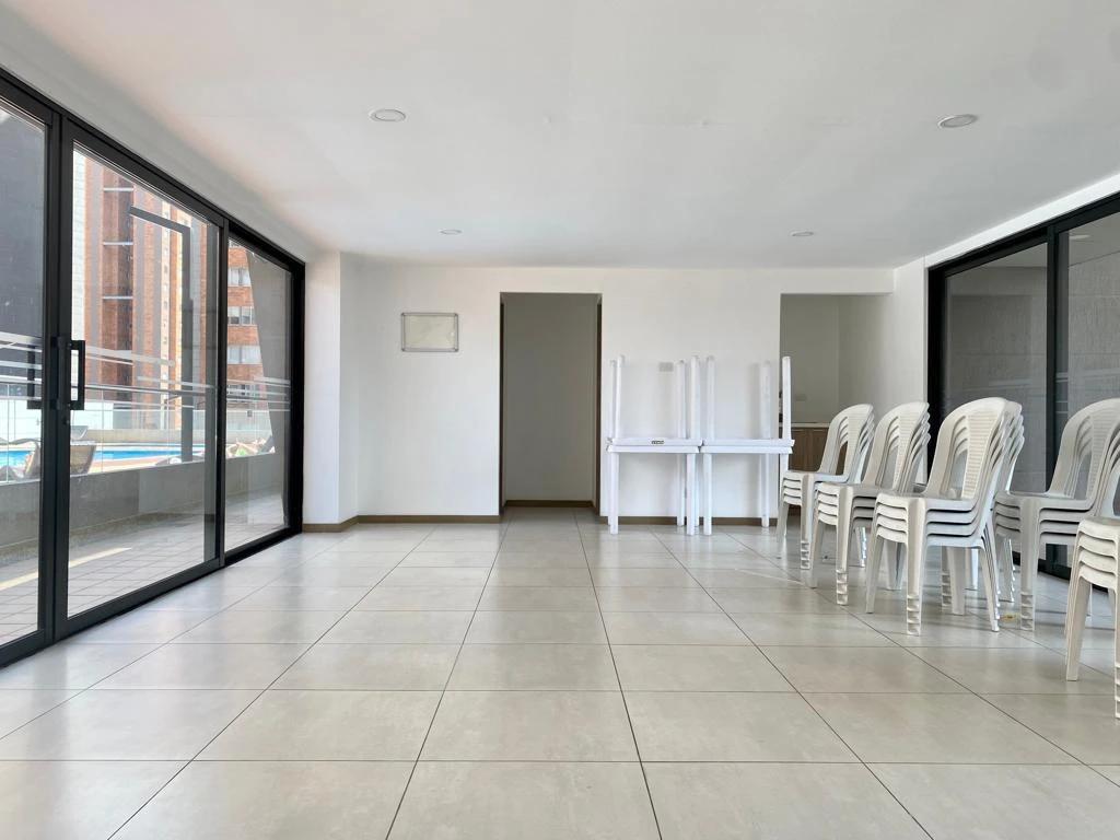 Apartamento en arriendo en los colores