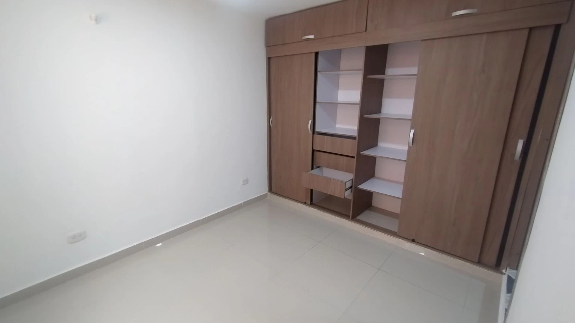 APARTAMENTO EN ARRIENDO EN ALAMEDA DEL RÍO.