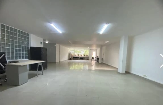 Vendo Oficina en el Poblado