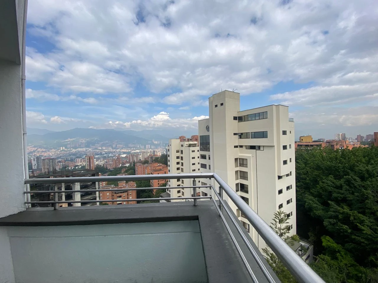 Arriendo Apartamento en el Poblado Sector la Frontera
