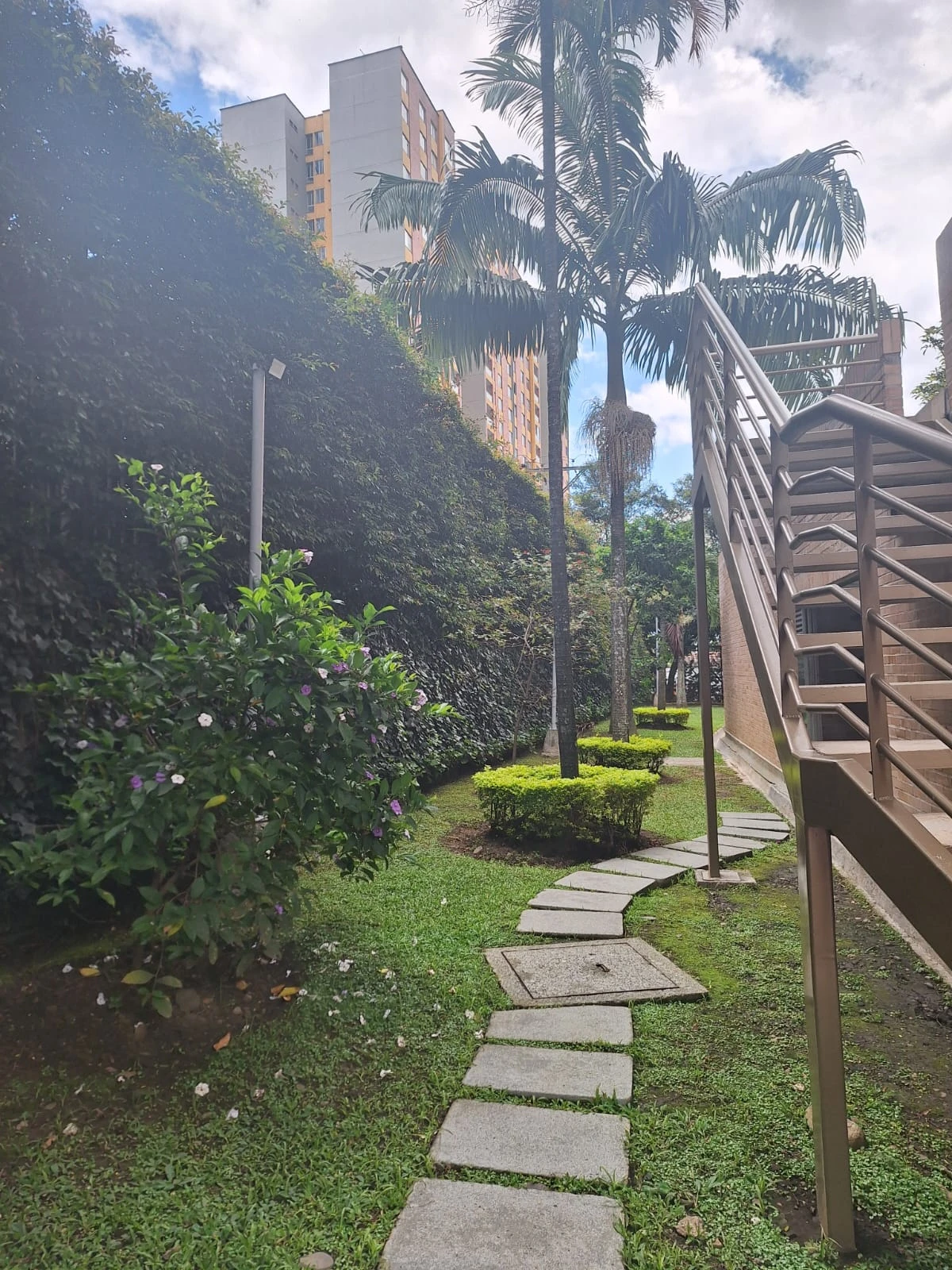 Arriendo Apartamento Amoblado en el Poblado