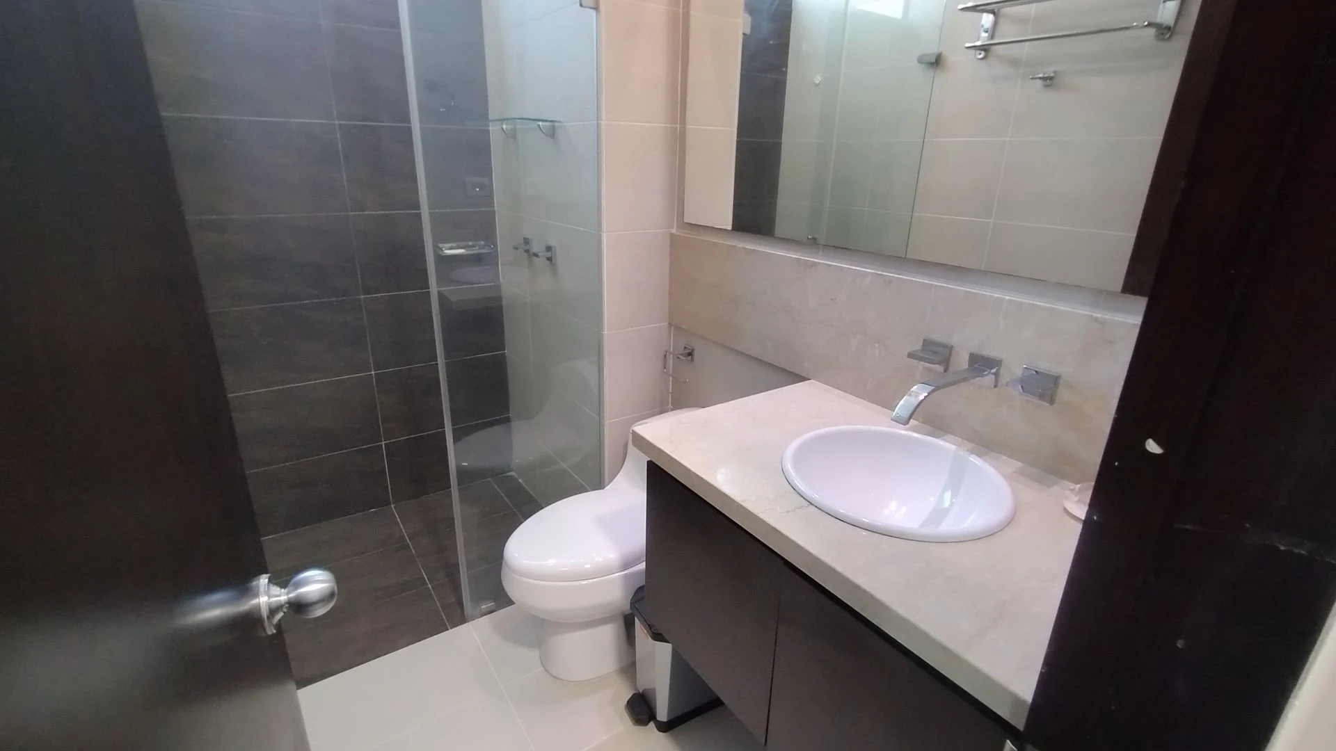 LUJOSO APARAMENTO AMOBLADO EN LA CASTELLANA - BARRANQUILLA