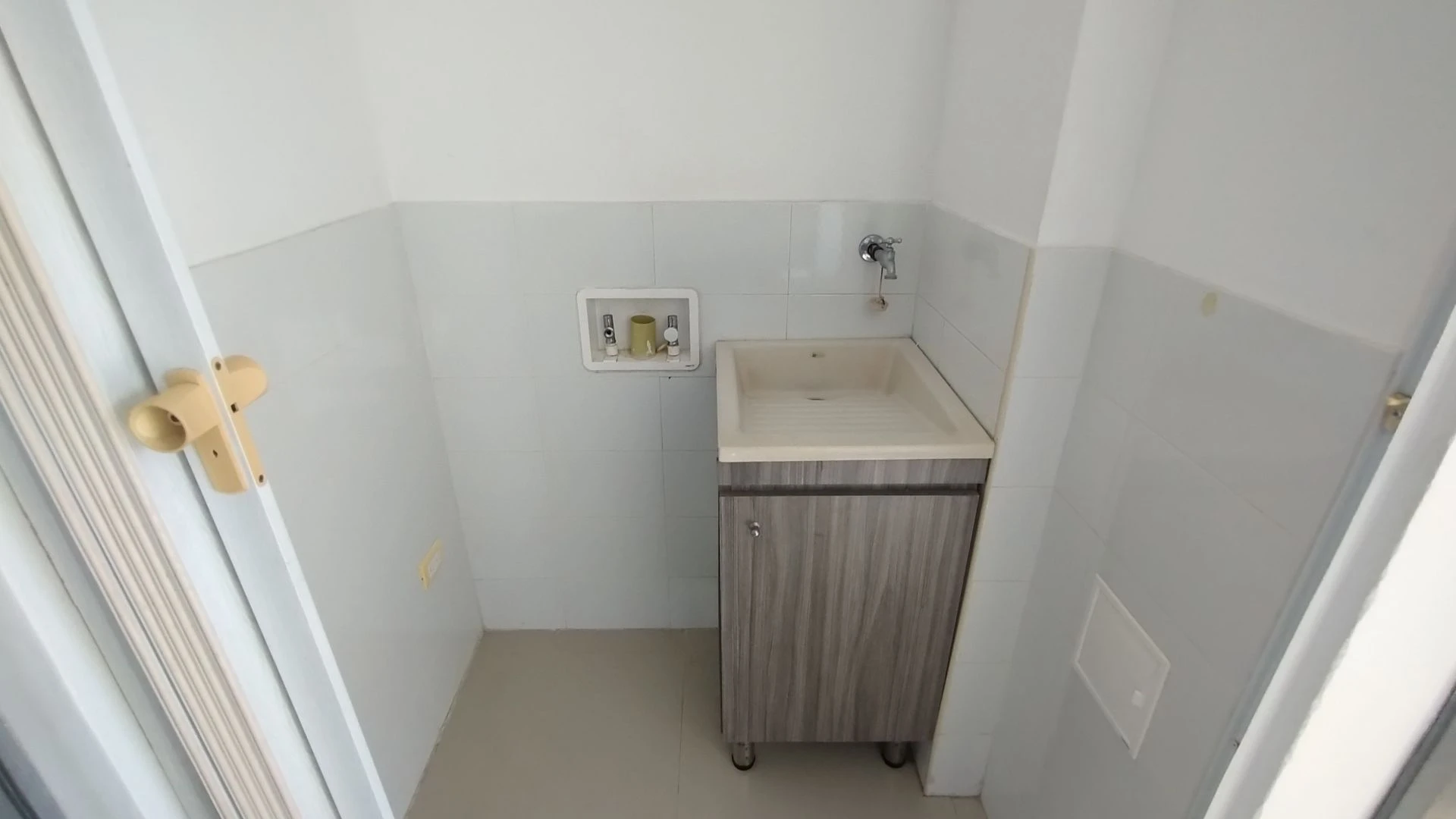 APARTAESTUDIO EN CIUDAD JARDIN - BARRANQUILLA