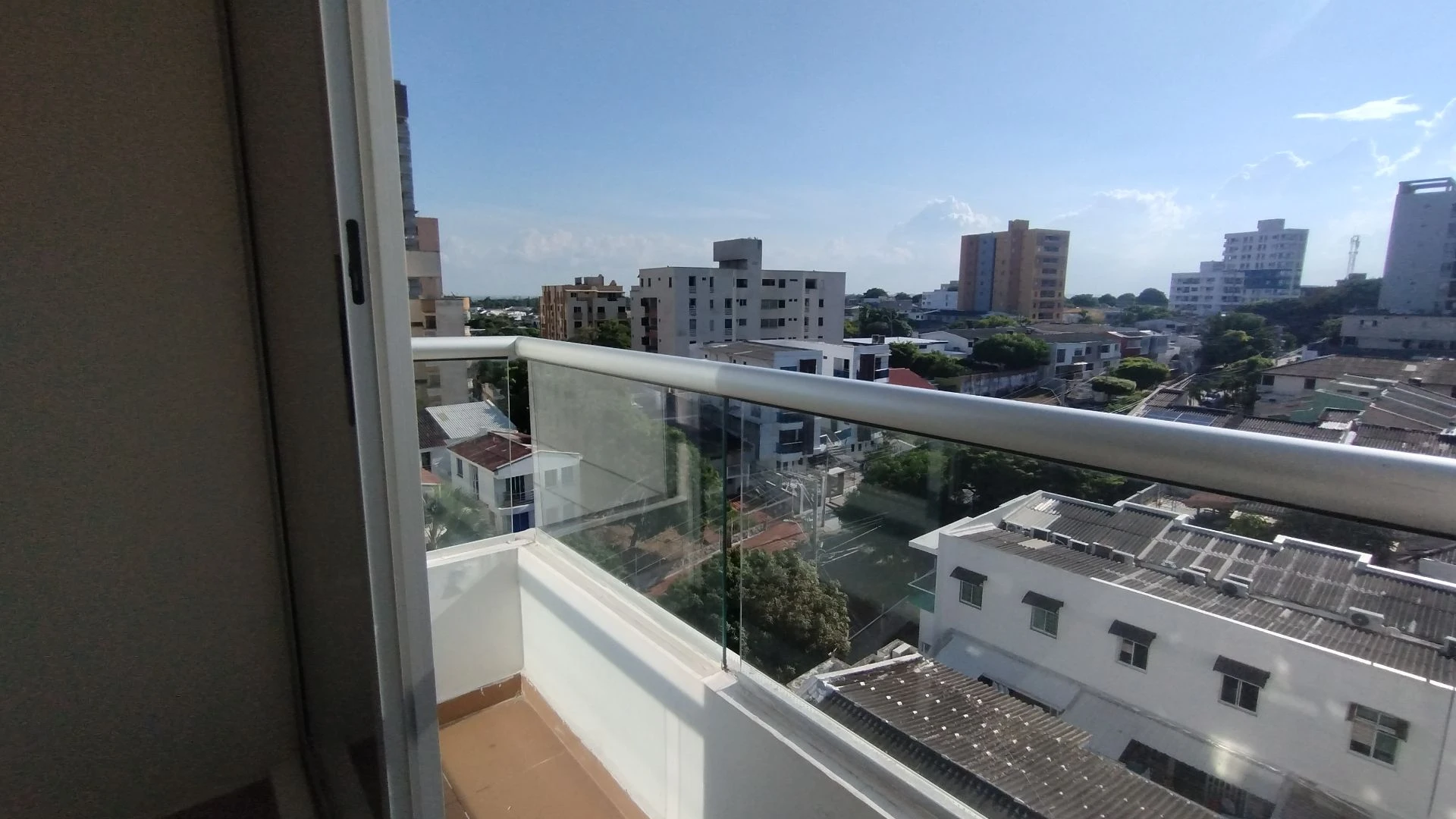 APARTAESTUDIO EN CIUDAD JARDIN - BARRANQUILLA