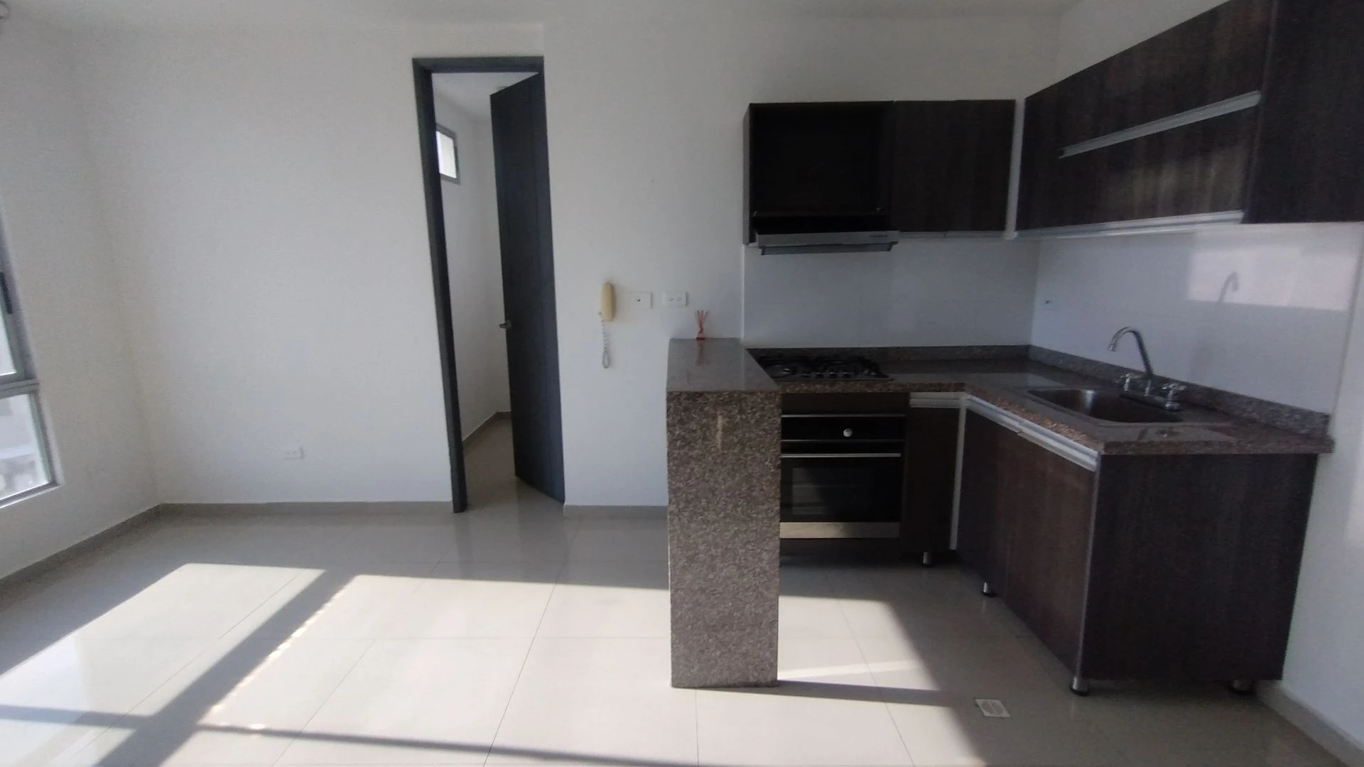 APARTAESTUDIO EN CIUDAD JARDIN - BARRANQUILLA