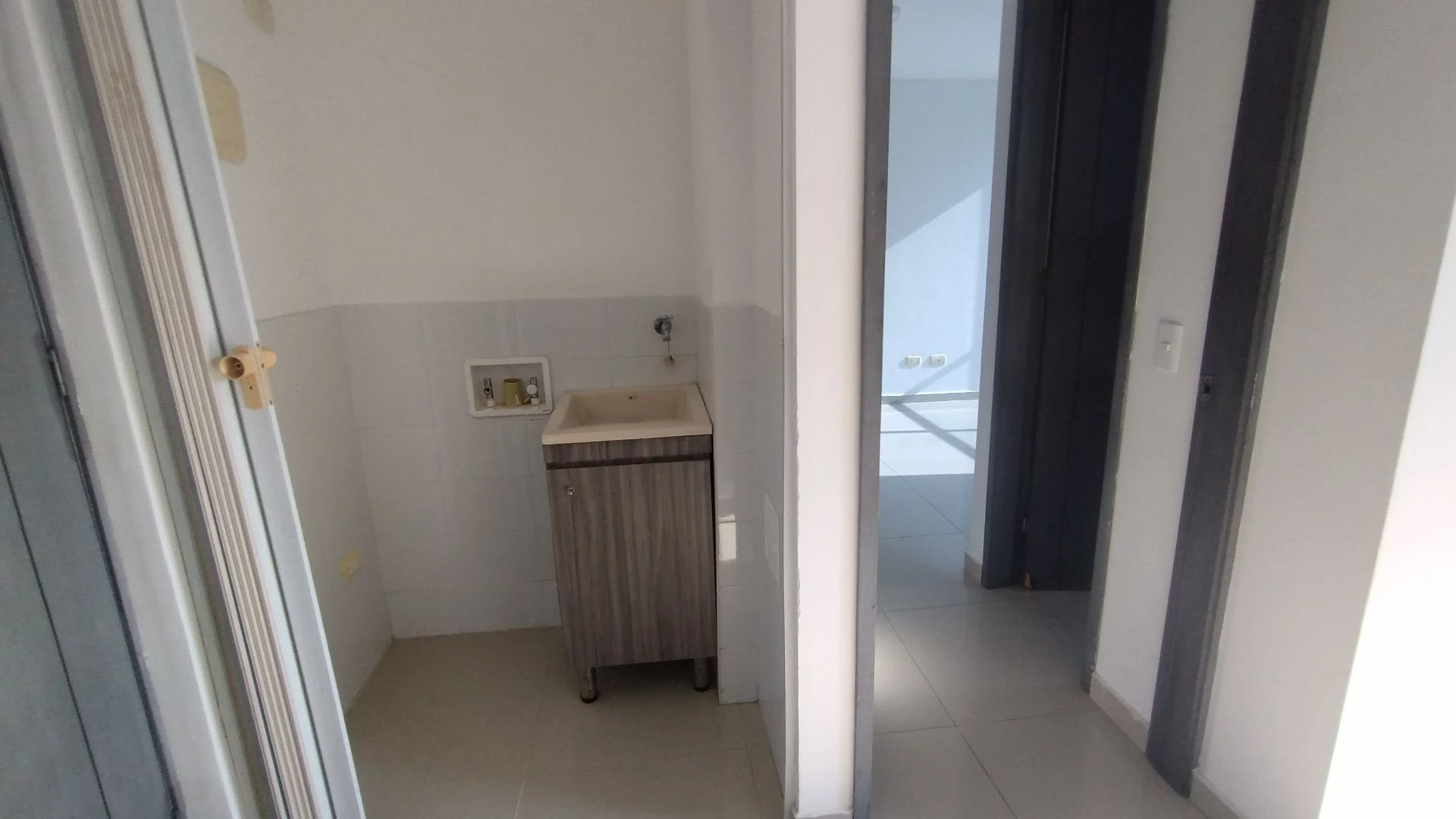 APARTAESTUDIO EN CIUDAD JARDIN - BARRANQUILLA