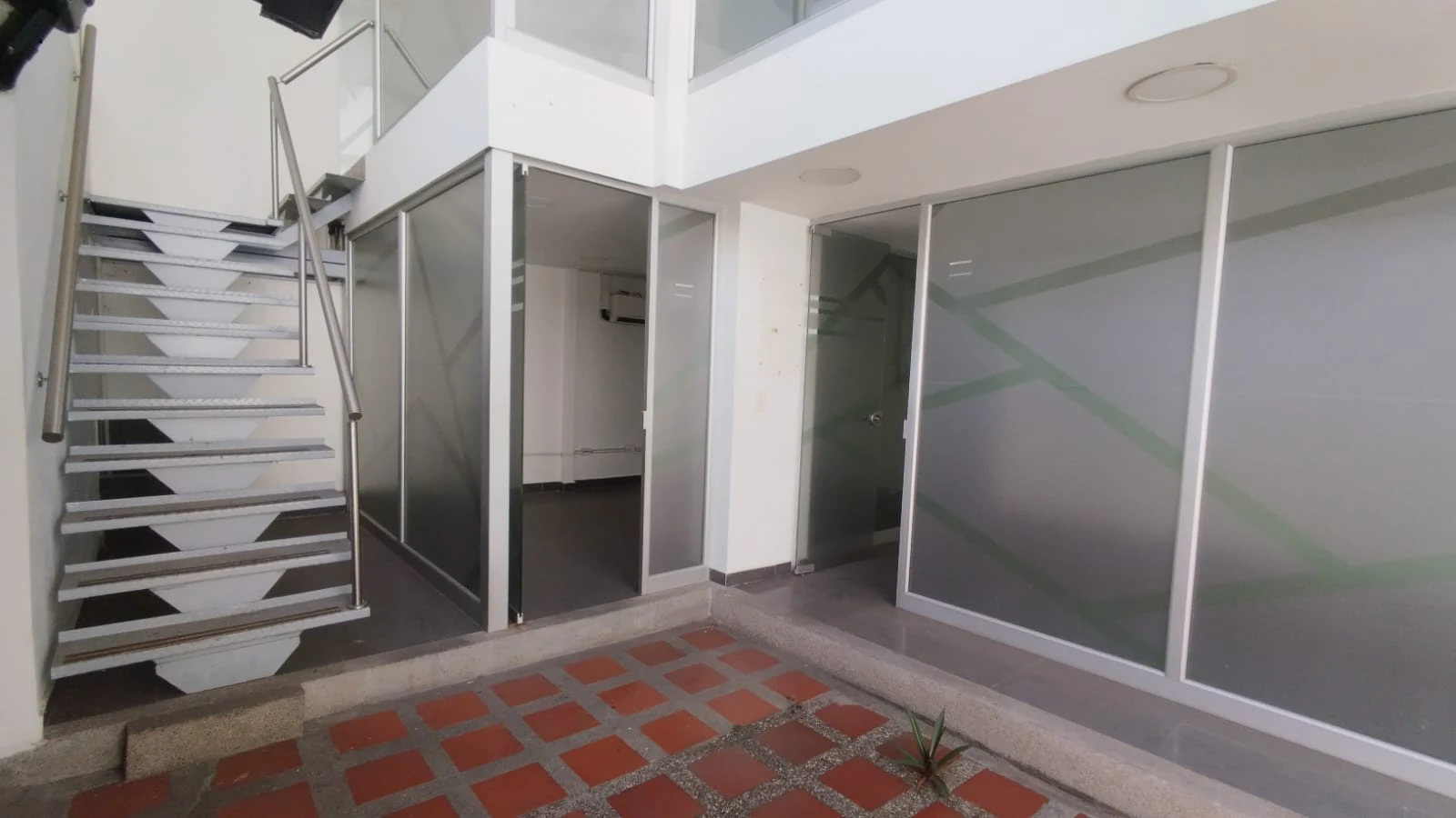 Local Comercial En Arriendo Sector Calasanz