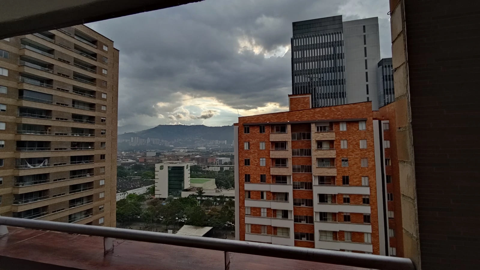 Arriendo Apartamento en el Poblado Sector Ciudad del Rio