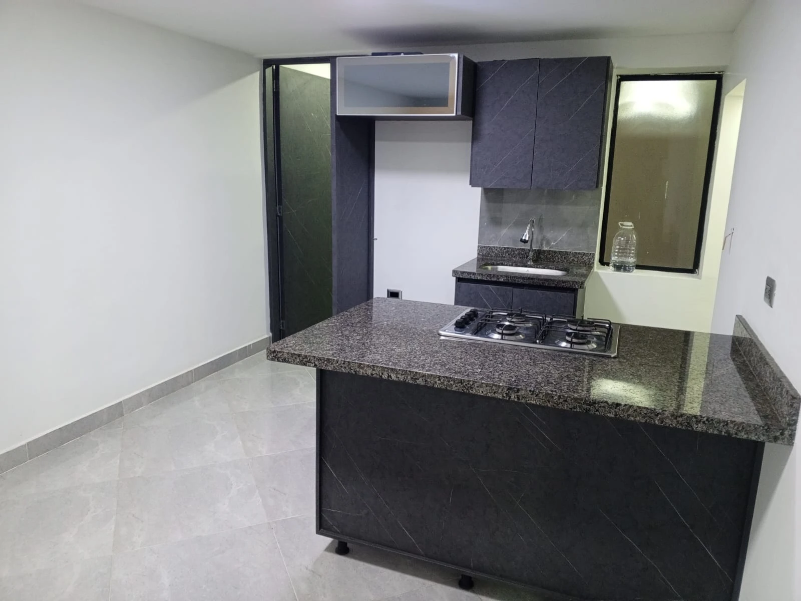 Aparta estudio en arriendo en Belén Rosales
