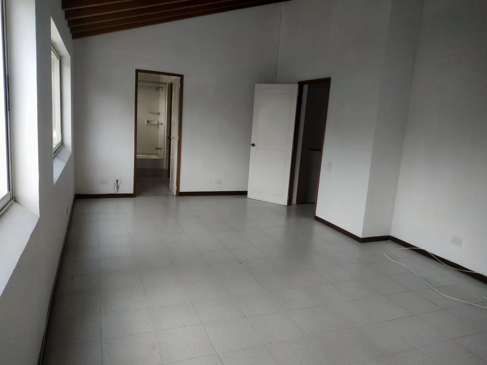 ARRIENDA CASA EN EL POBLADO LOS BALSOS