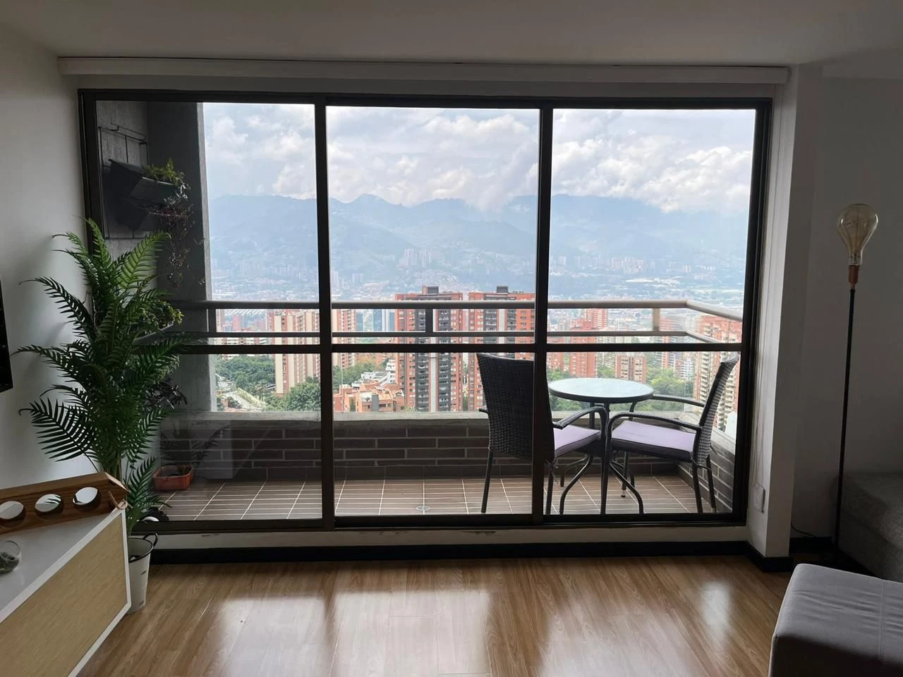 Arriendo Apartamento en el Poblado  Loma de los Gonzales