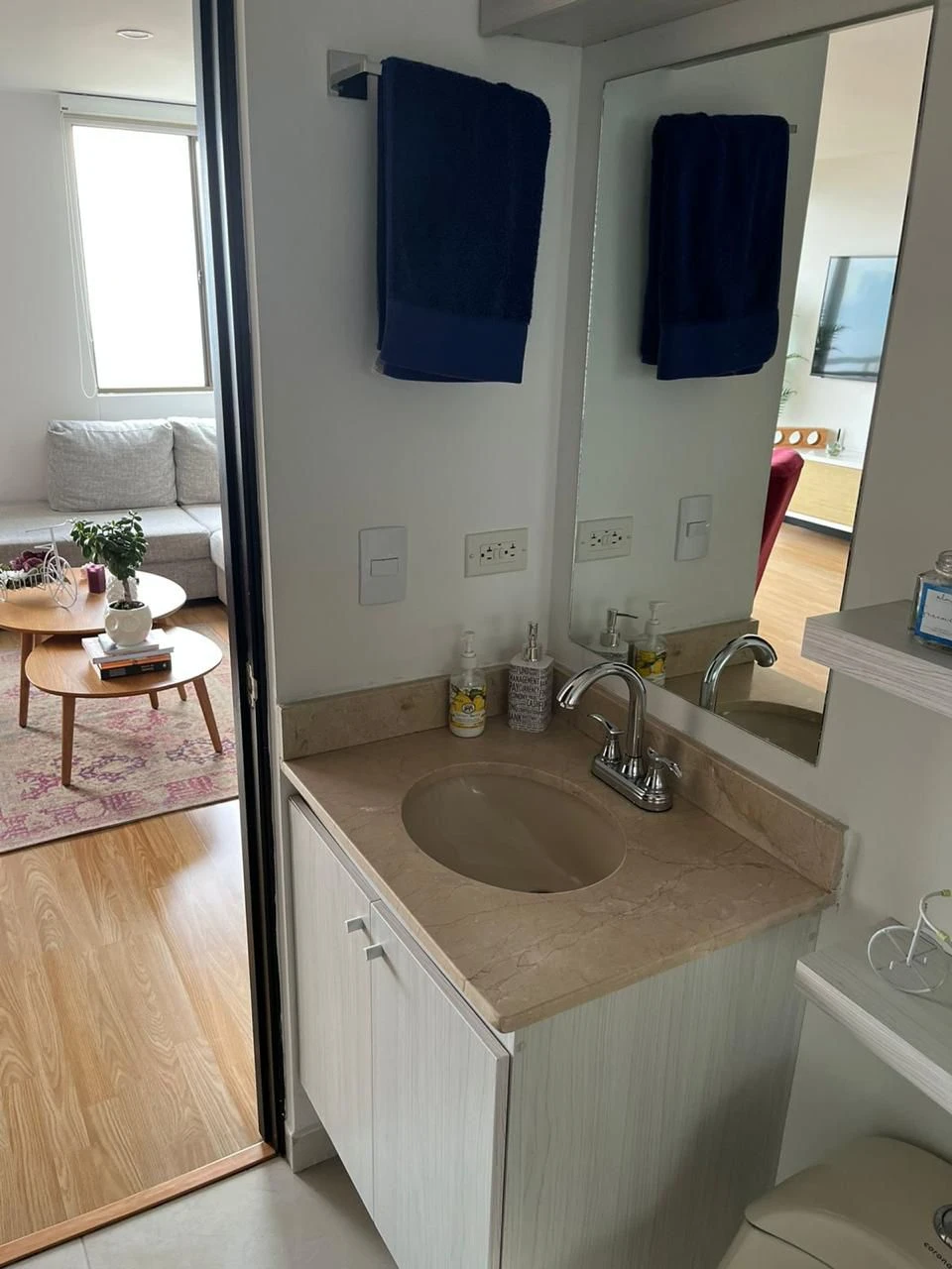 Arriendo Apartamento en el Poblado  Loma de los Gonzales