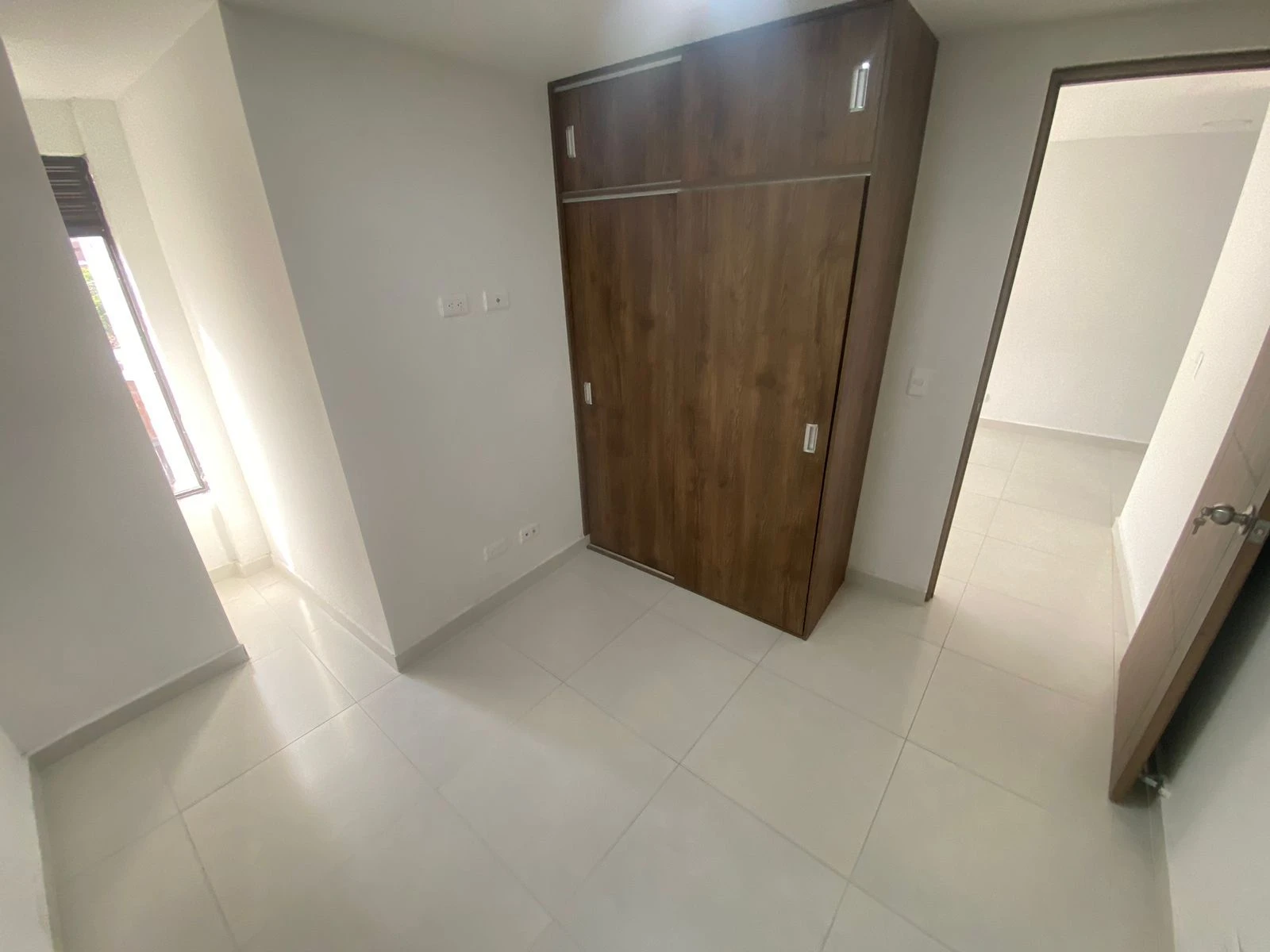 Apartamento en arriendo en la Obra 2000
