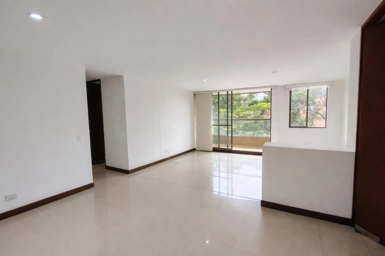 Arriendo Apartamento en el Poblado la Frontera