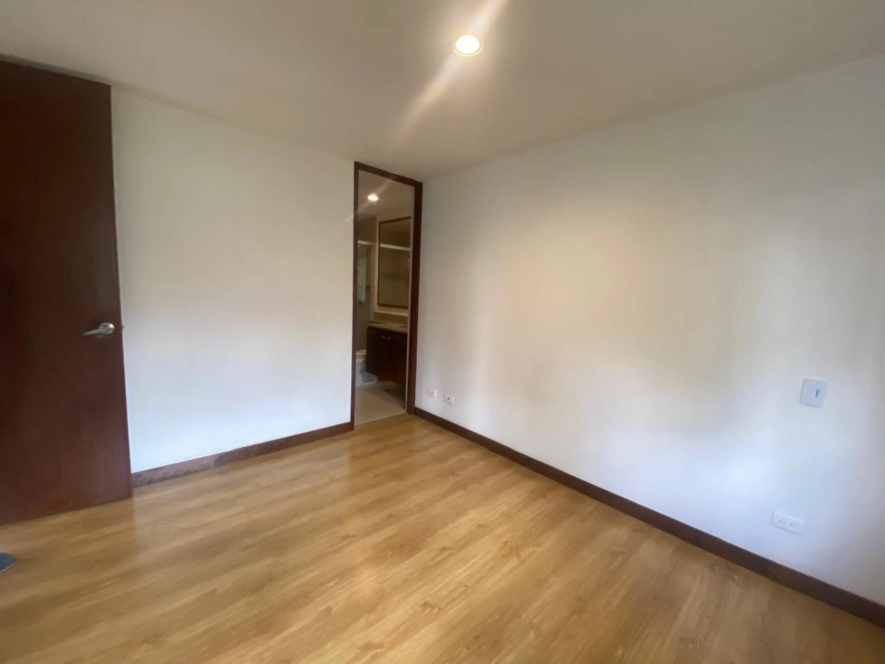 Arriendo Apartamento en el Poblado la Frontera