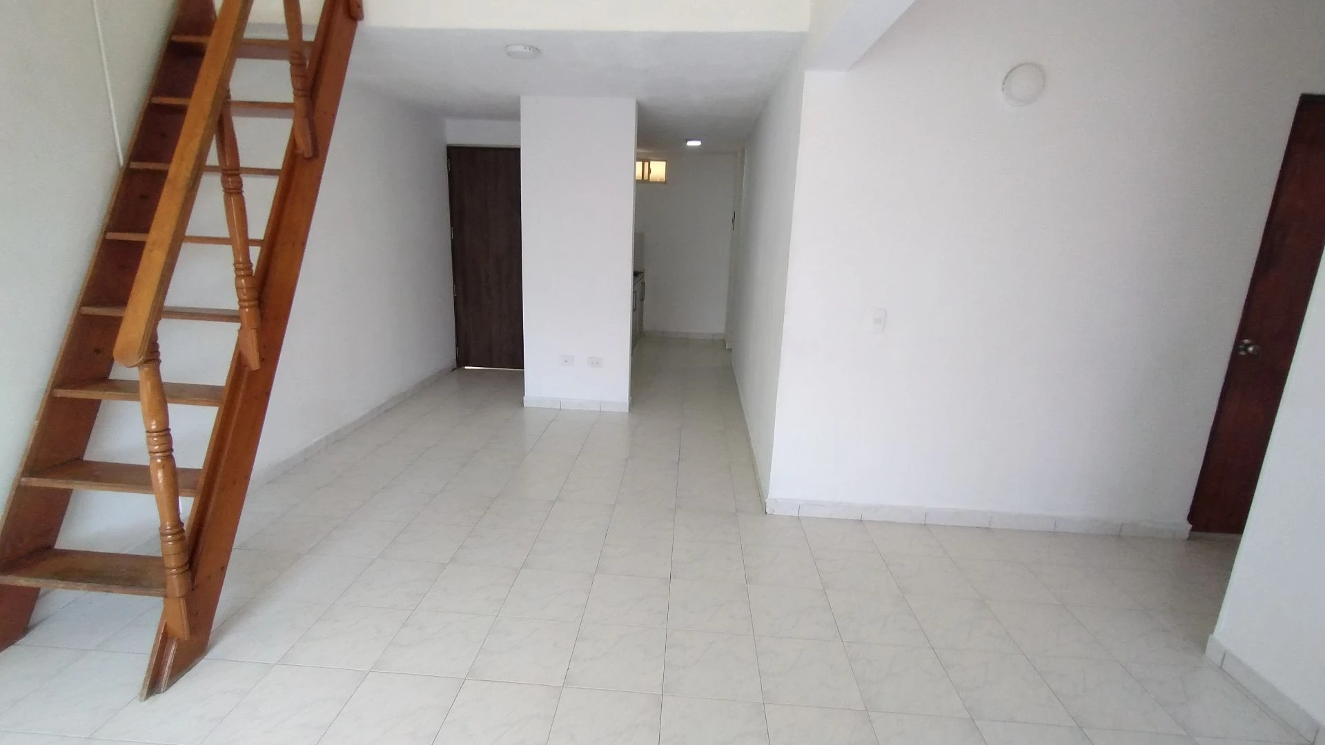 APARTAMENTO DUPLEX EN VENTA EN VILLA CAROLINA.