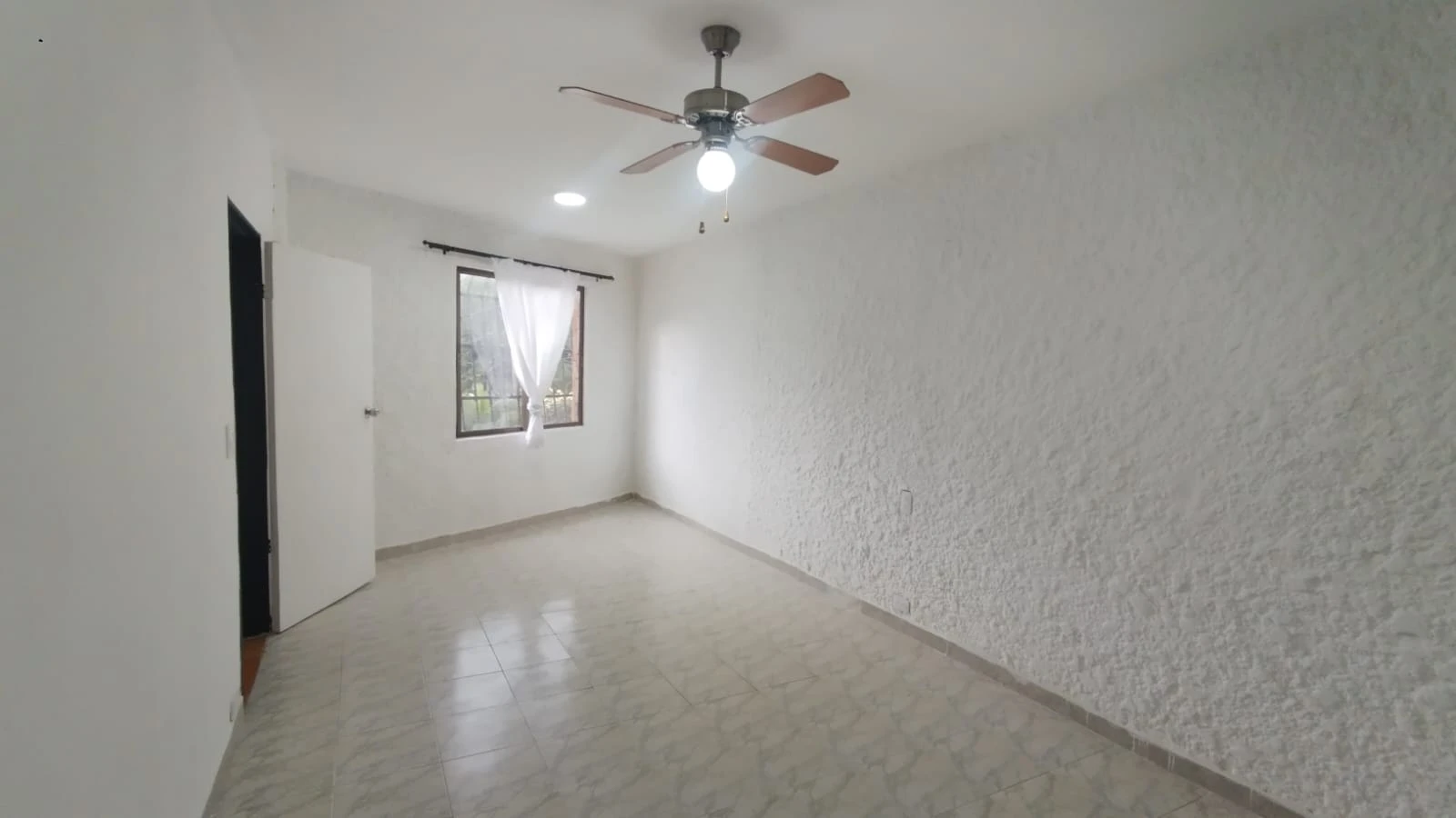 Aparta Estudio Laureles Sector Simón Bolívar