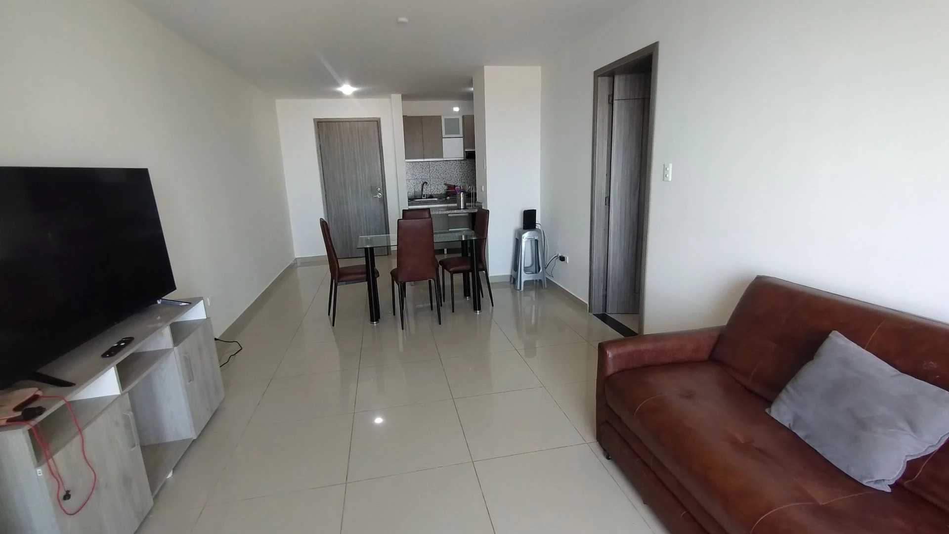 APARTAMENTO AMOBLADO EN RENTA