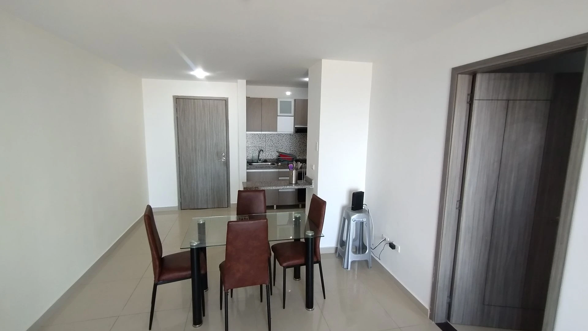 APARTAMENTO AMOBLADO EN RENTA