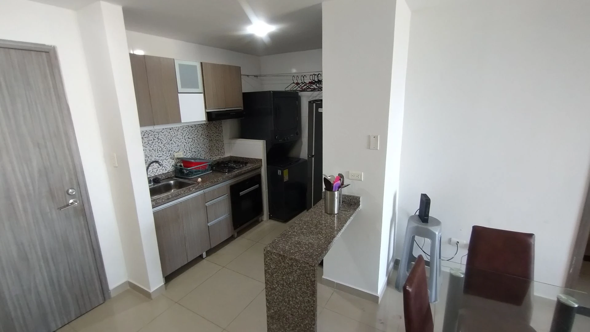 APARTAMENTO AMOBLADO EN RENTA