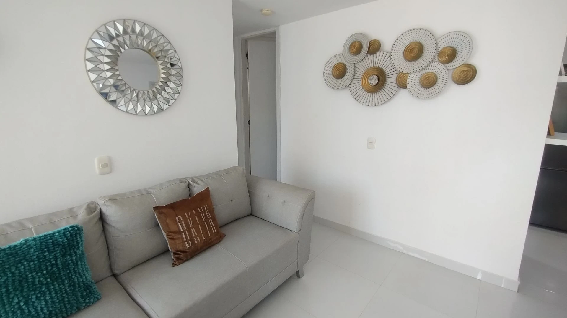 APARTAMENTO AMOBLADO EN ARRIENDO EN ALAMEDA DEL RÍO.