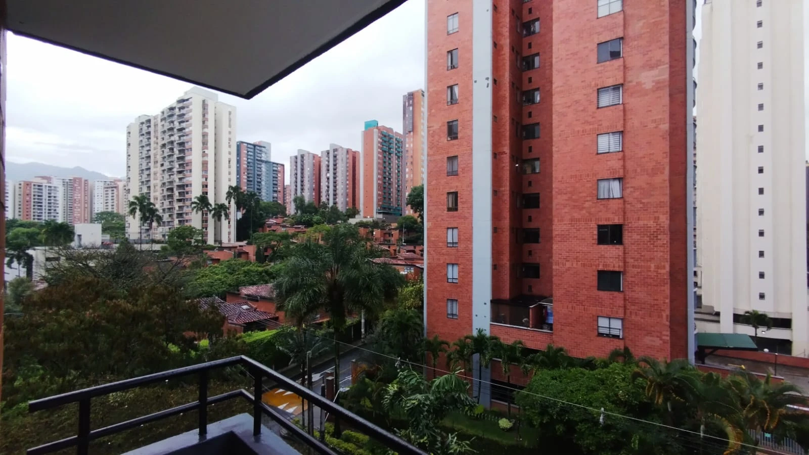 Apartamento En Arriendo Sector Loma De Los Bernal