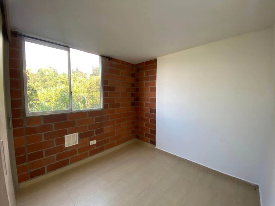 Apartamento en arriendo sector alto las flores
