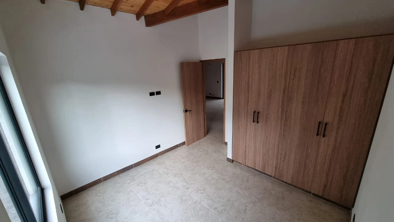 Casa campestre en arriendo en vereda el tablazo