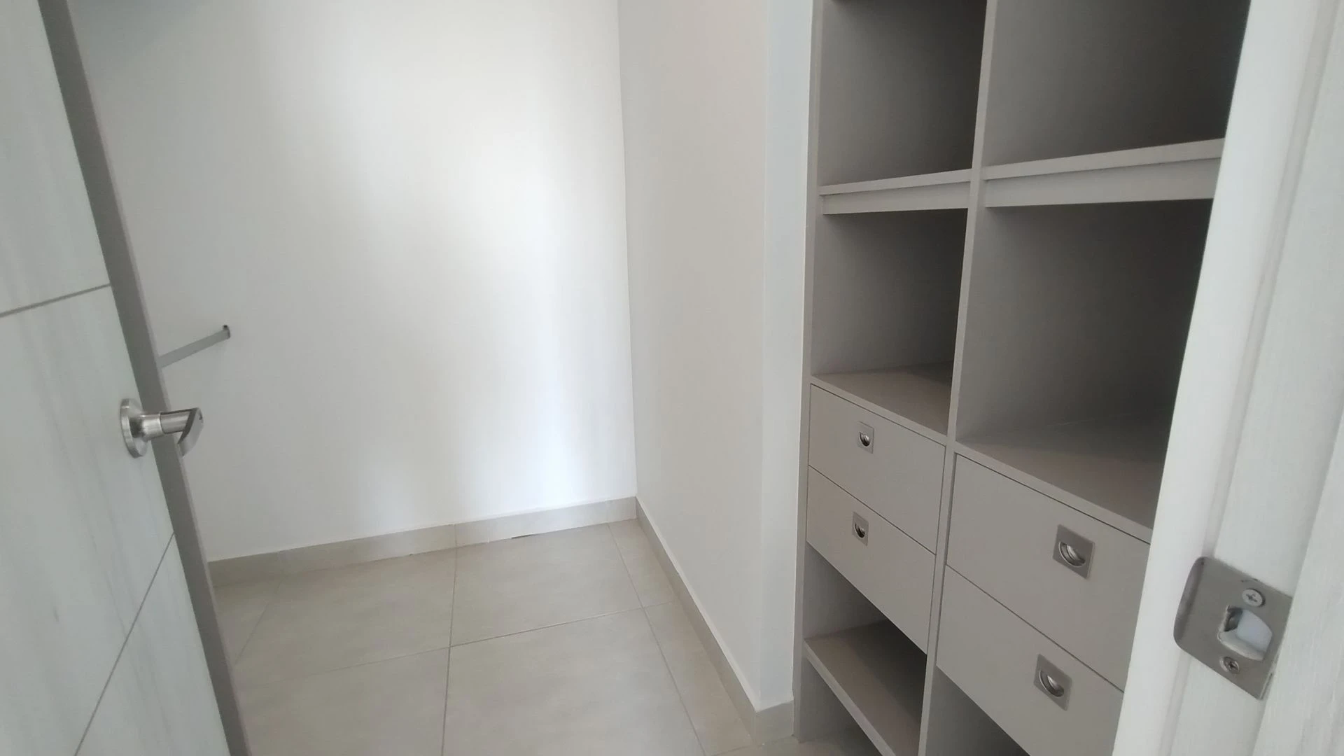 APARTAMENTO EN ARRIENDO CERCA DE BUENAVISTA.