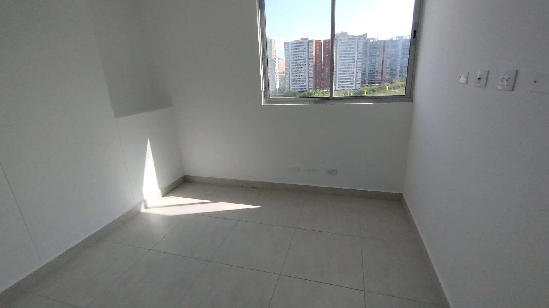 APARTAMENTO EN ARRIENDO CERCA DE BUENAVISTA.