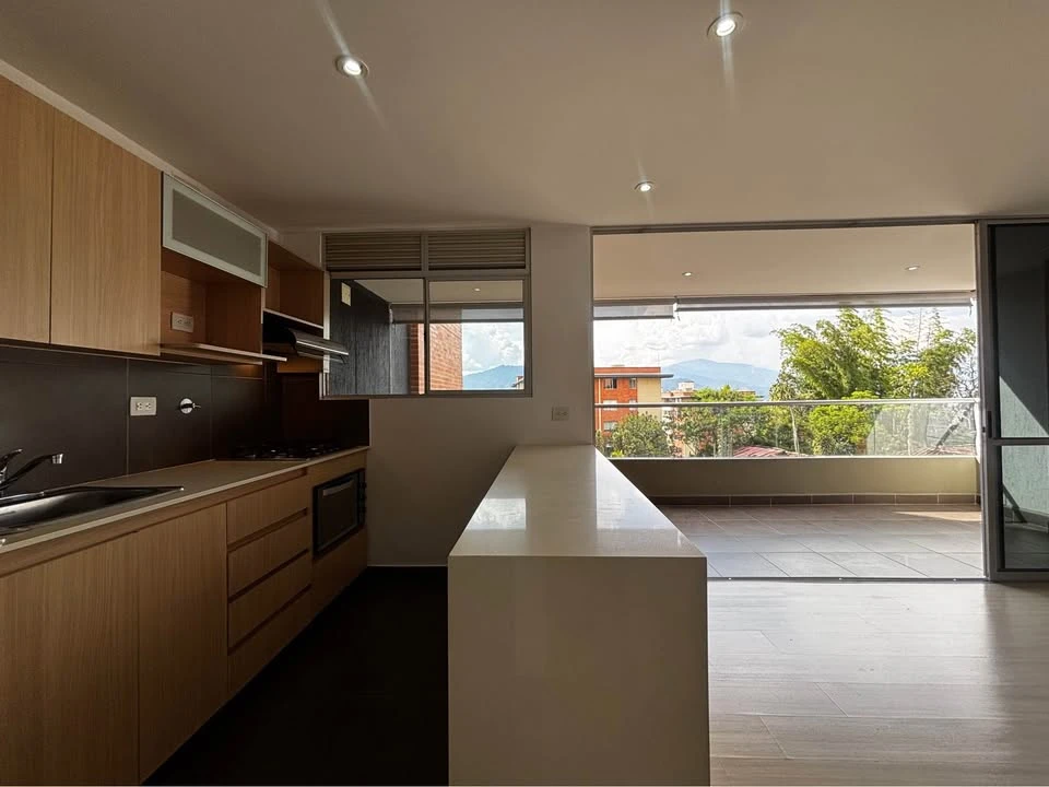 Apartamento en arriendo sector loma del esmeraldal