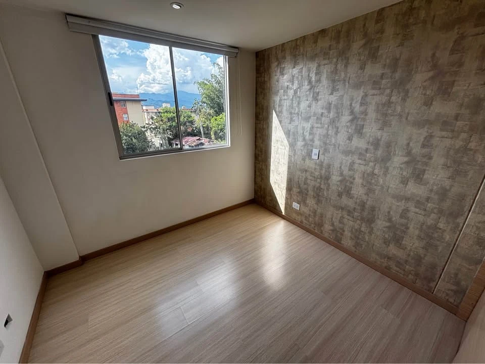 Apartamento en arriendo sector loma del esmeraldal
