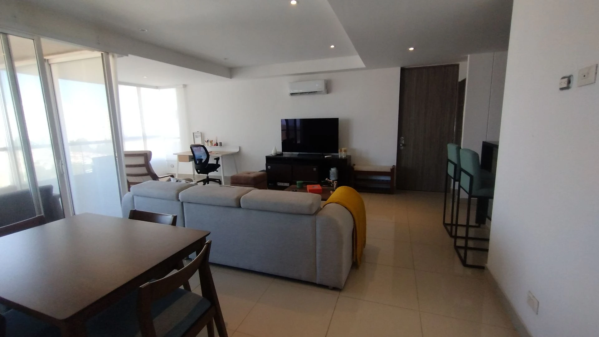 APARTAMENTO EN ARRIENDO EN LA CASTELLANA.