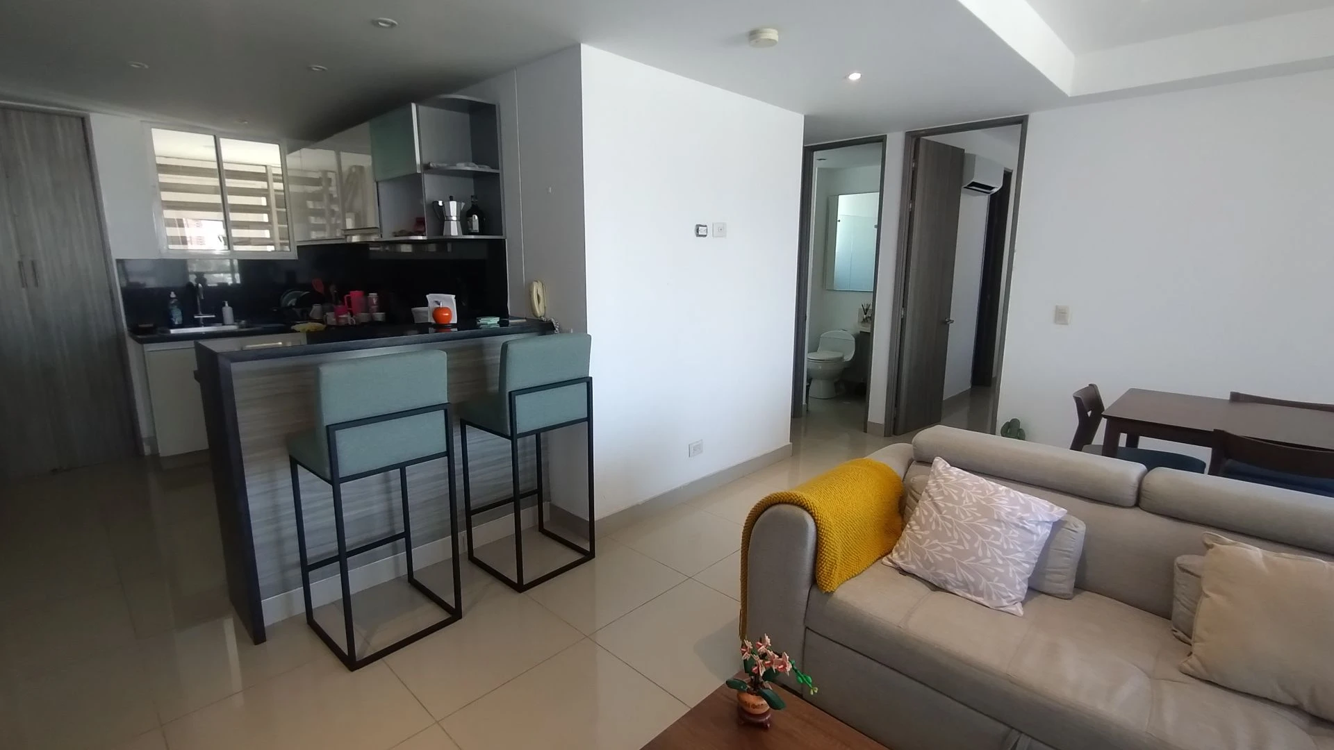 APARTAMENTO AMOBLADO EN ARRIENDO EN LA CASTELLANA.