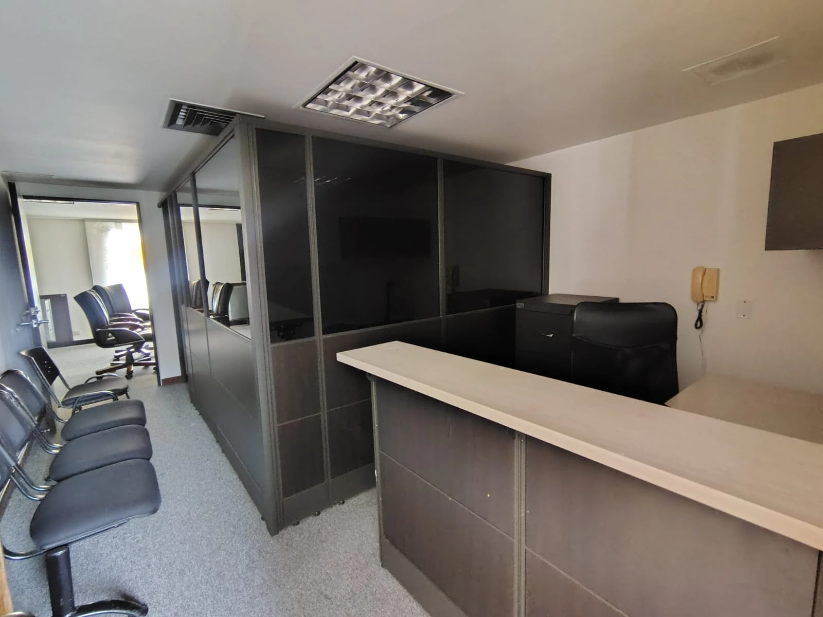 Oficina en arriendo sector Transversal Inferior