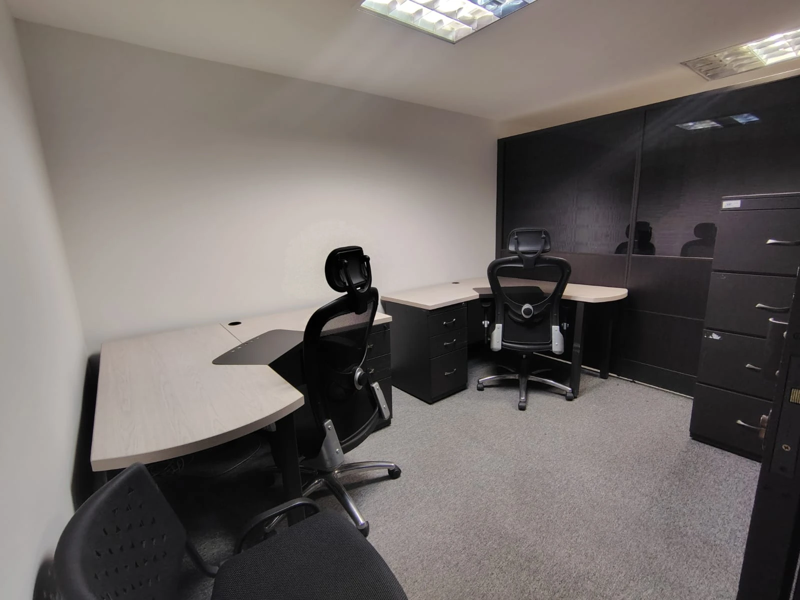 Oficina en arriendo sector Transversal Inferior