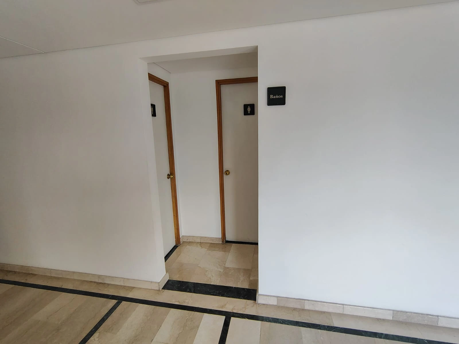 Oficina en arriendo sector Transversal Inferior