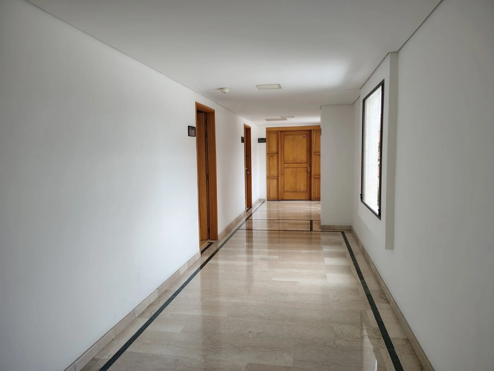 Oficina en arriendo sector Transversal Inferior