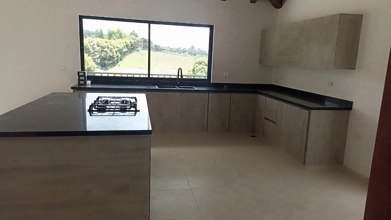 Casa campestre en arriendo en la vía El Canadá y la Ceja
