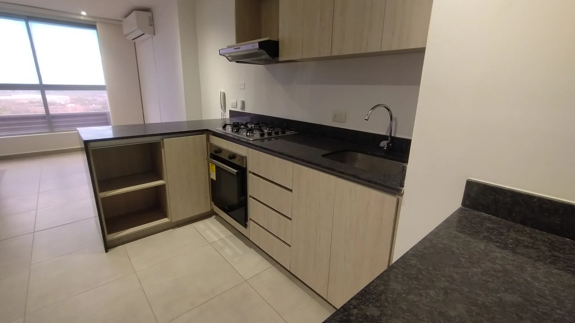 APARTAESTUDIO EN VENTA CERCA DE LA CLÍNICA PORTO AZUL