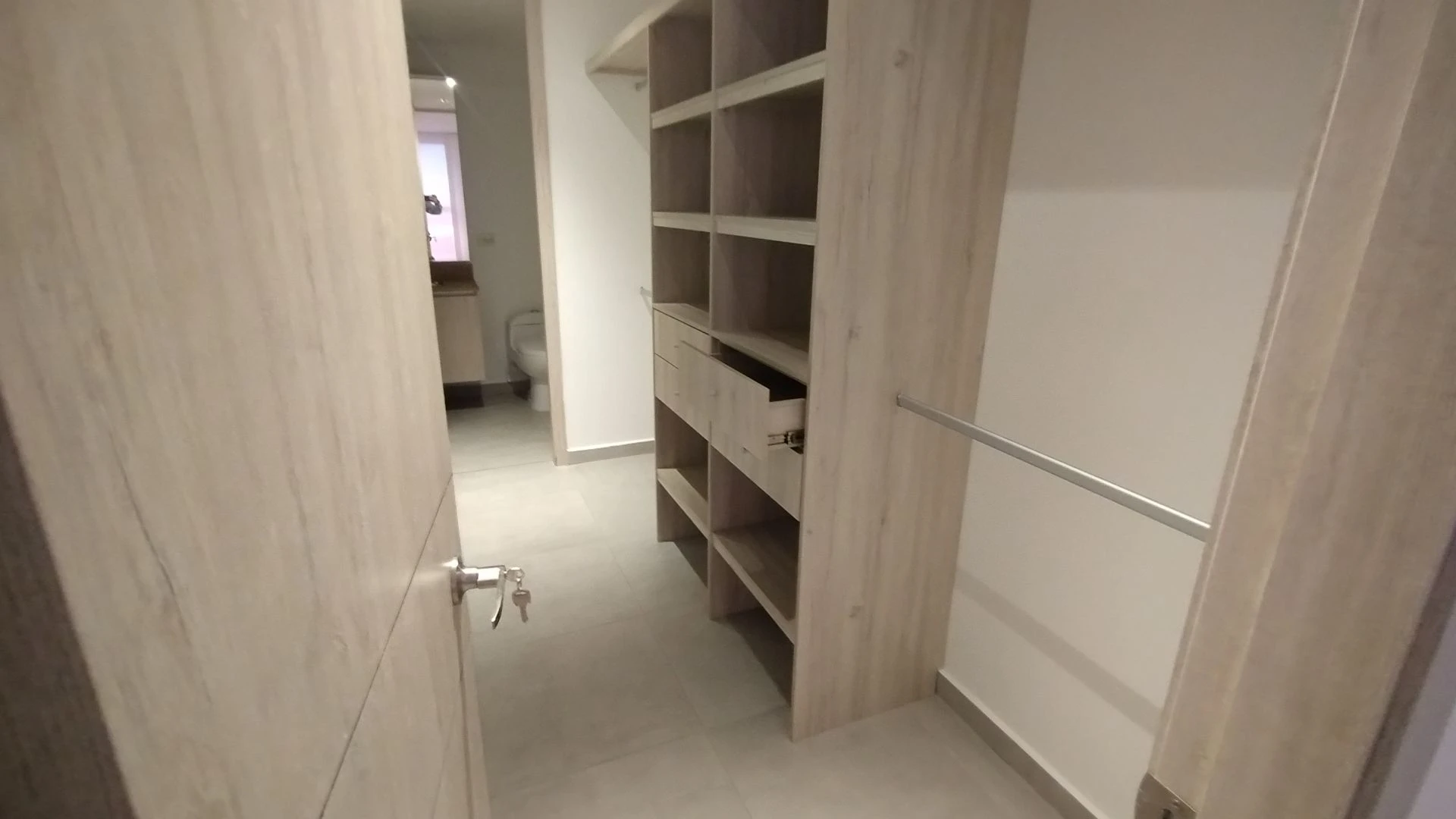 APARTAESTUDIO EN VENTA CERCA DE LA CLÍNICA PORTO AZUL