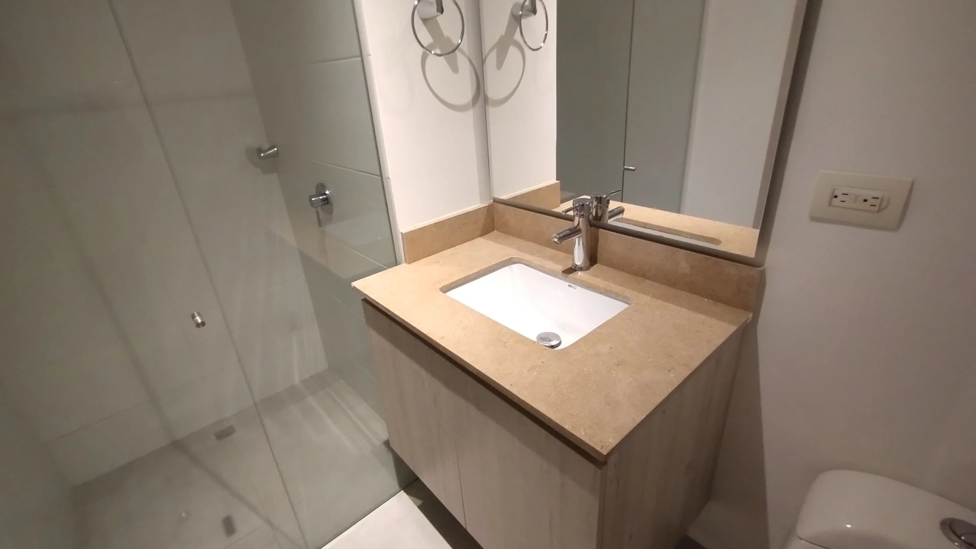 APARTAESTUDIO EN VENTA CERCA DE LA CLÍNICA PORTO AZUL