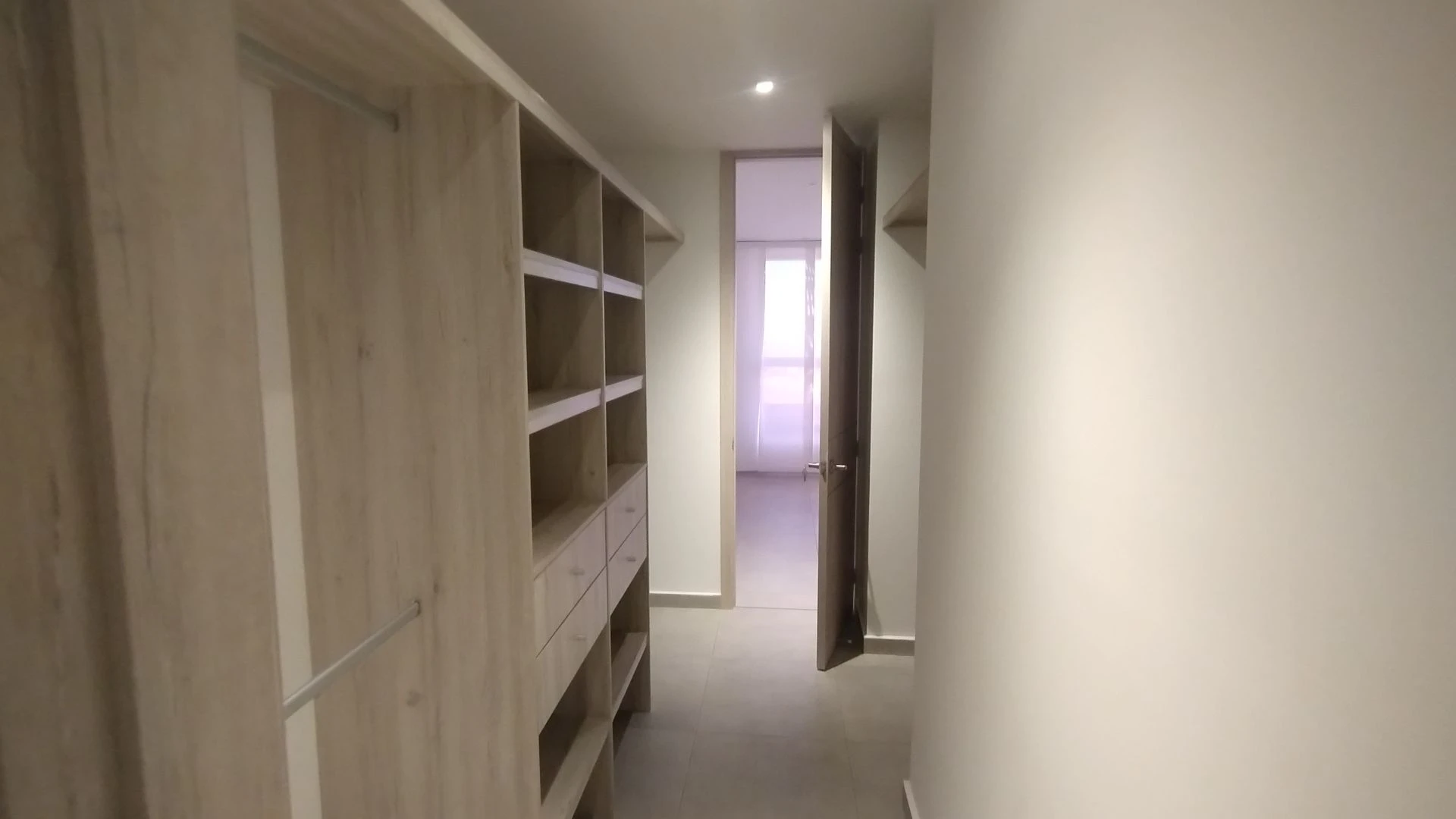 APARTAESTUDIO EN VENTA CERCA DE LA CLÍNICA PORTO AZUL