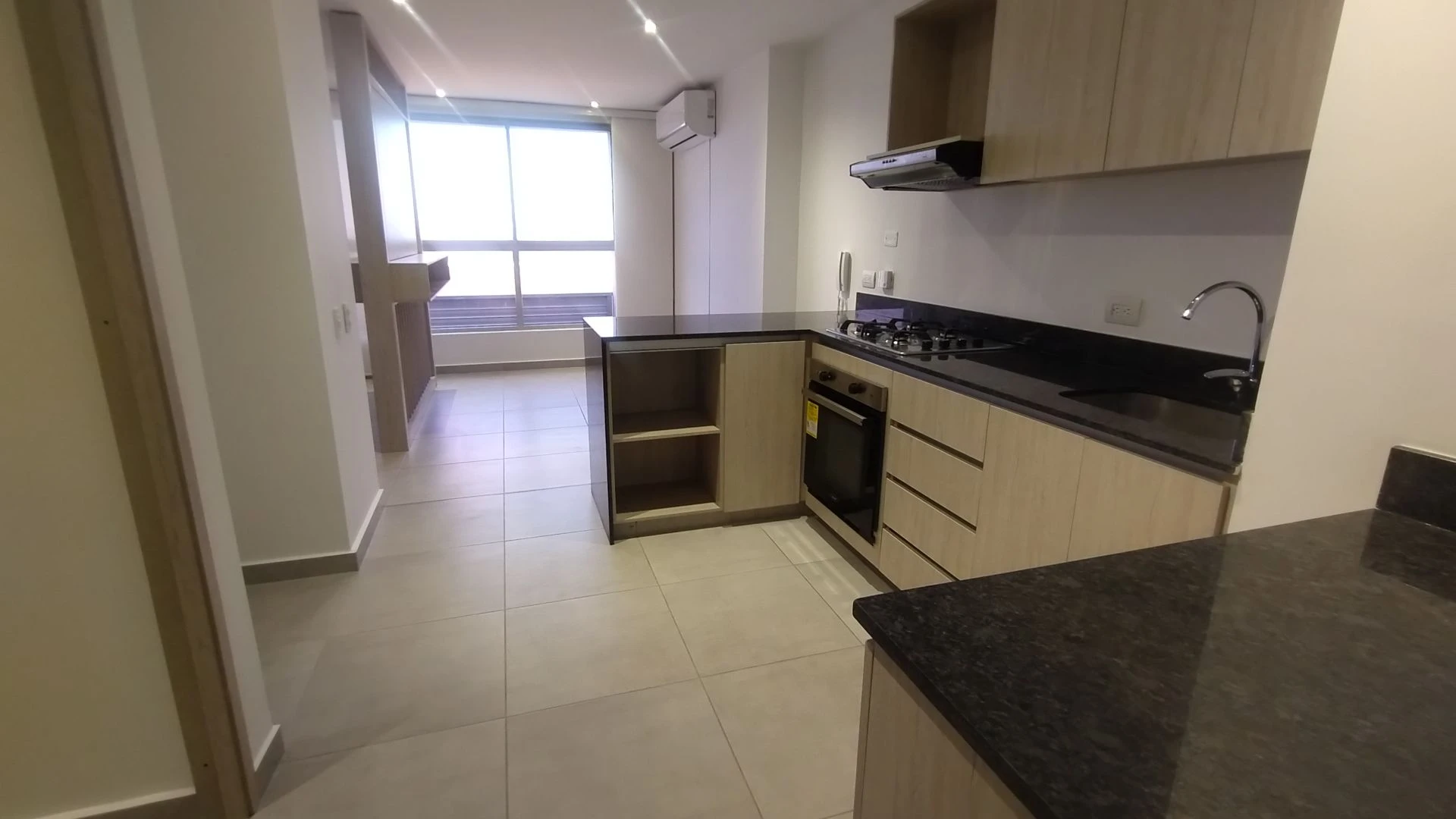 APARTAESTUDIO EN VENTA CERCA DE LA CLÍNICA PORTO AZUL